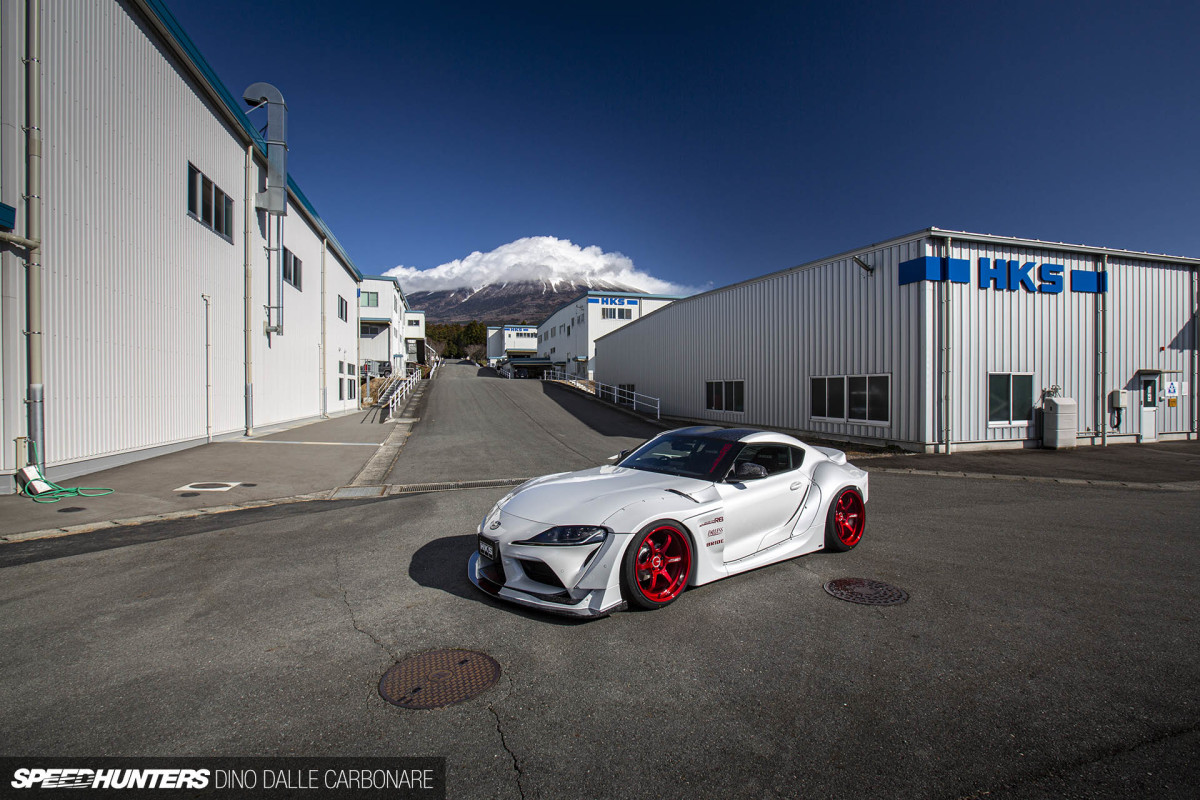 hks_a90_wide_dino_dallle_carbonare_01