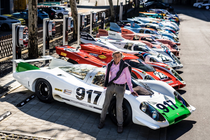 hans_mezger_in_front_of_917_legends_porsche_ag