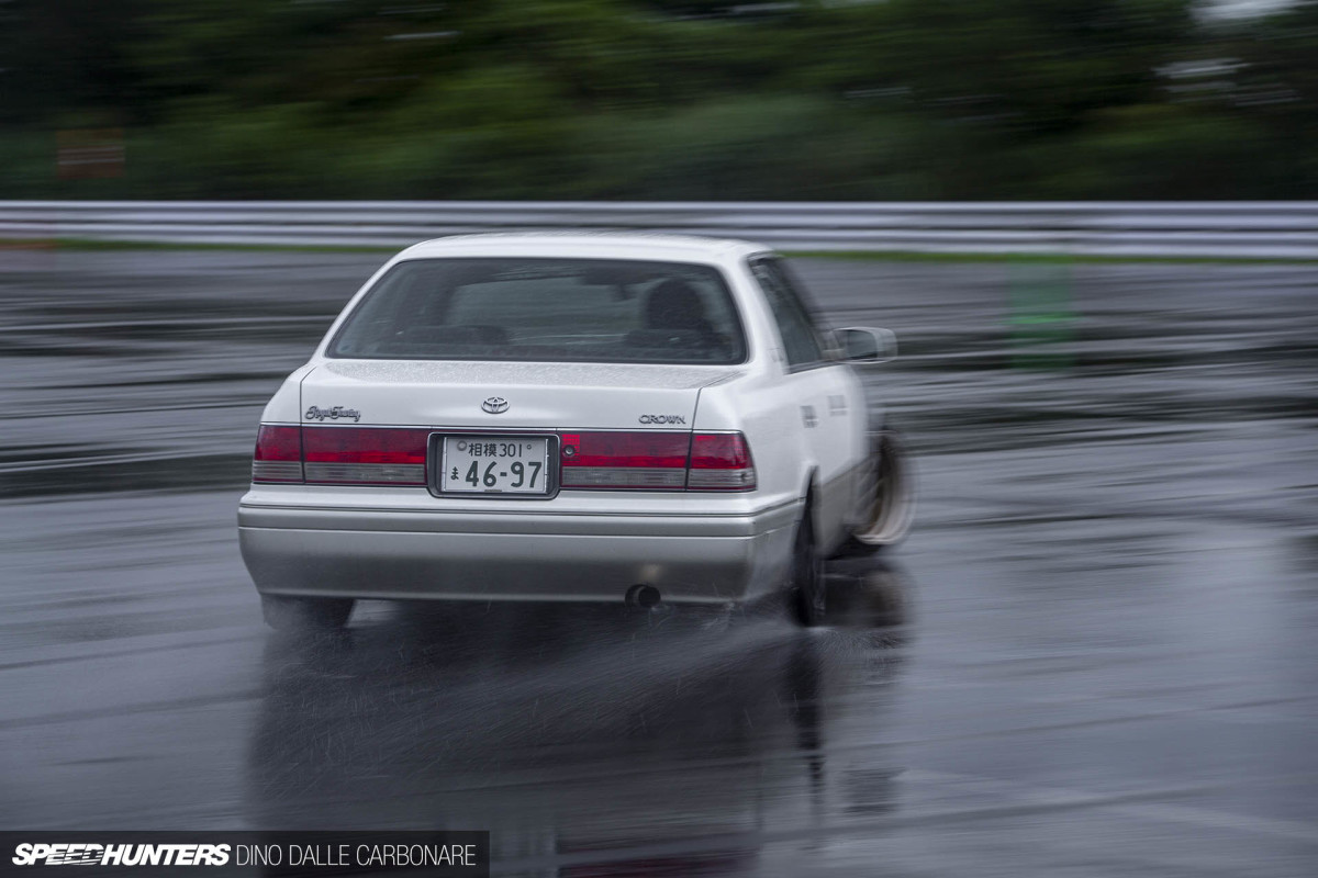 1u-jzs151-crown_dino_dalle_carbonare_02