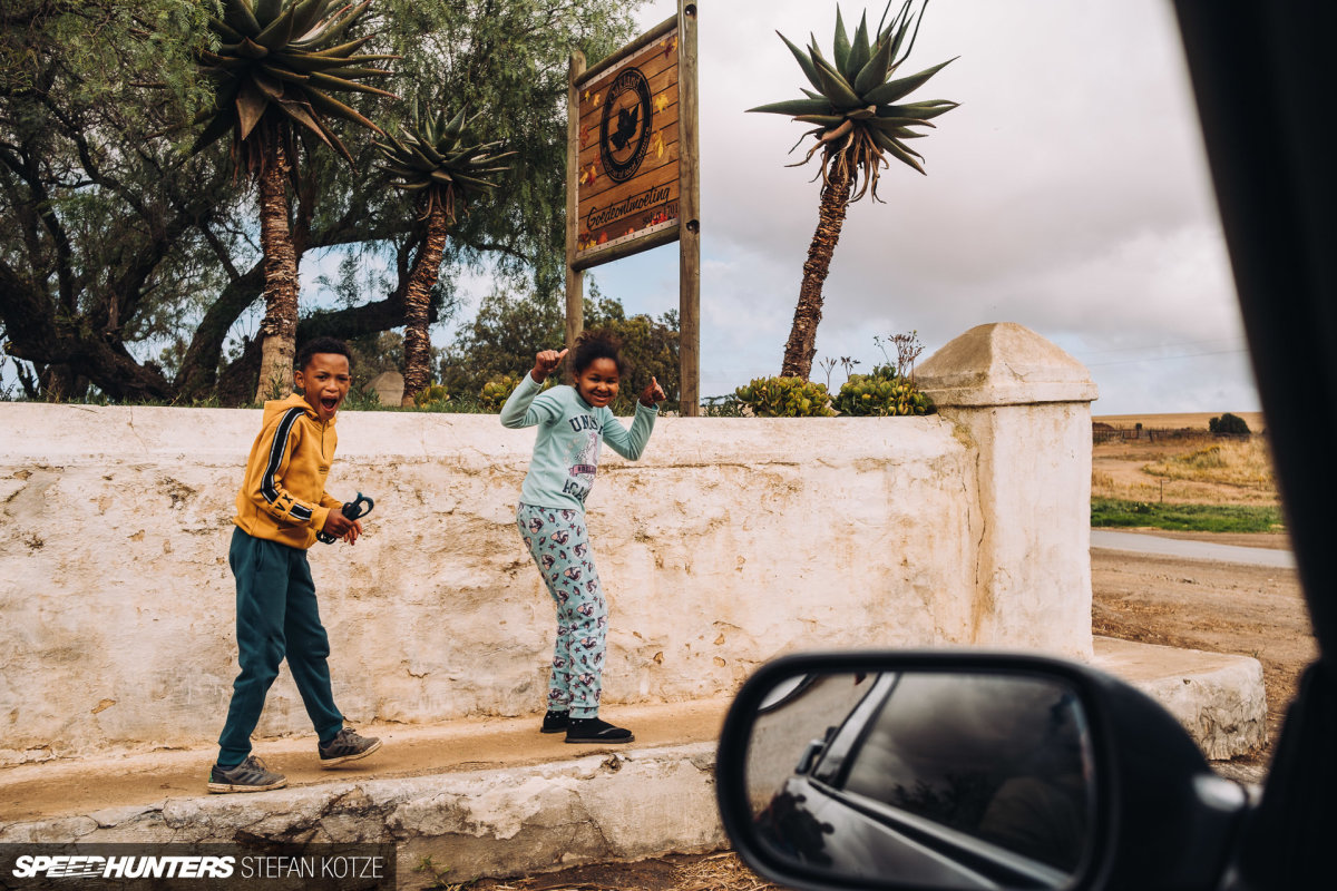 stefan-kotze-speedhunters-nissan-skyline-r32-brothers (15)