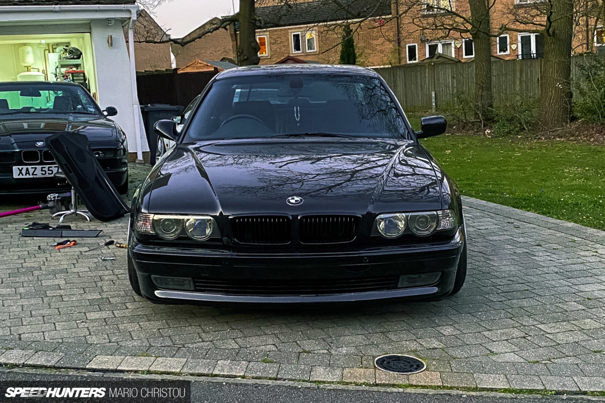 1_SH Small Mirrors On Car Difference 1