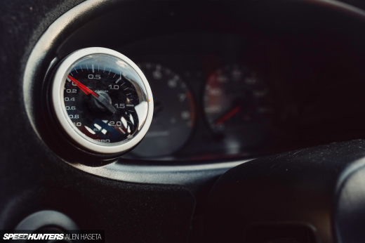 Speedhunters_Alen_Haseta_Interior3