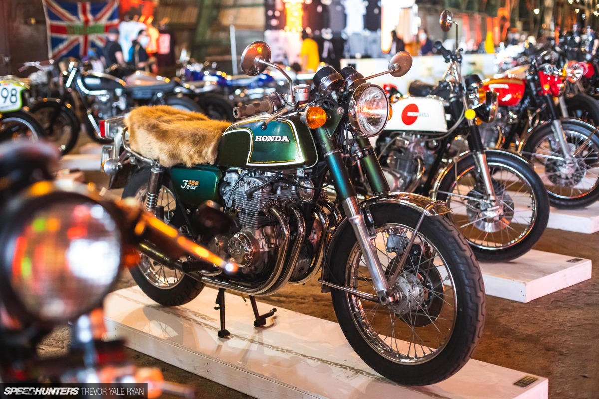 2021-1Moto-Seats-Tanks-Art_Trevor-Ryan-Speedhunters_003_8008