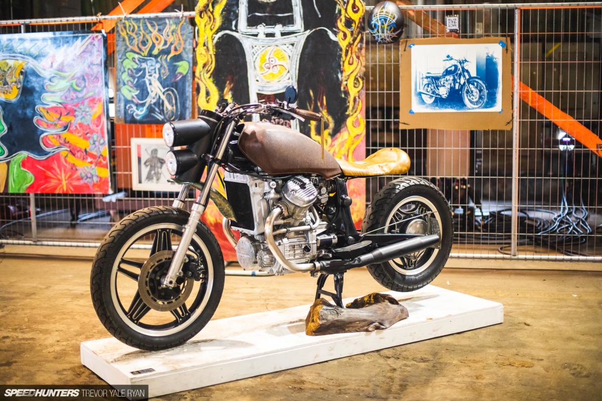 2021-1Moto-Seats-Tanks-Art_Trevor-Ryan-Speedhunters_023_8049