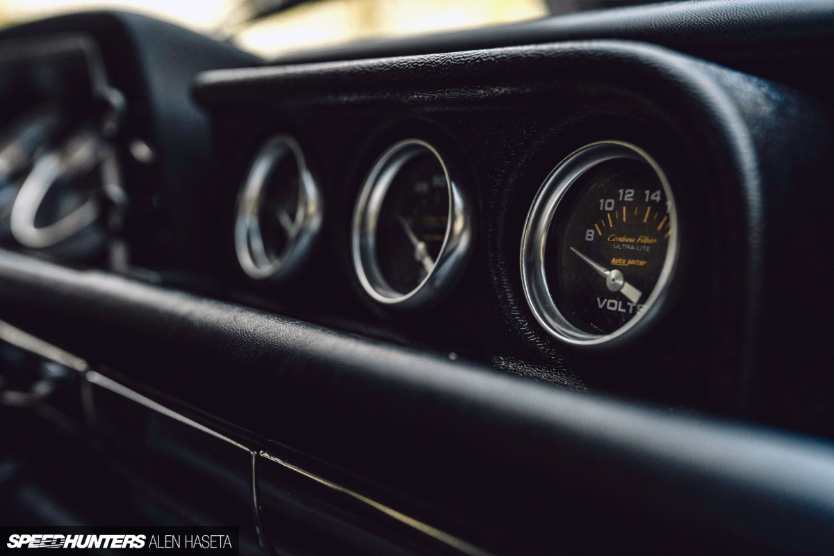 Speedhunters_2002_Interior_3