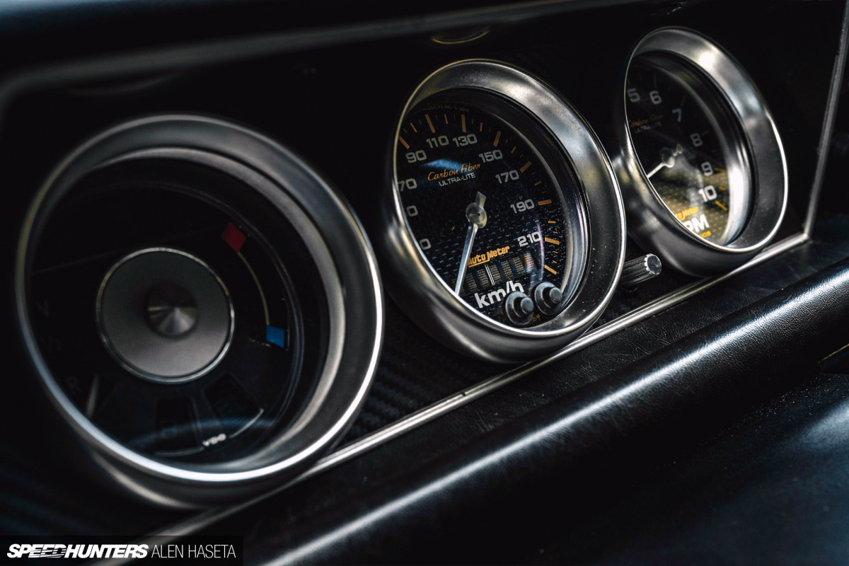 Speedhunters_2002_Interior_6