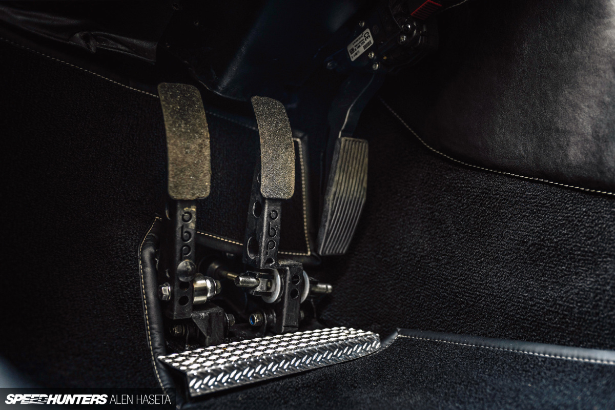 Speedhunters_2002_Interior_7