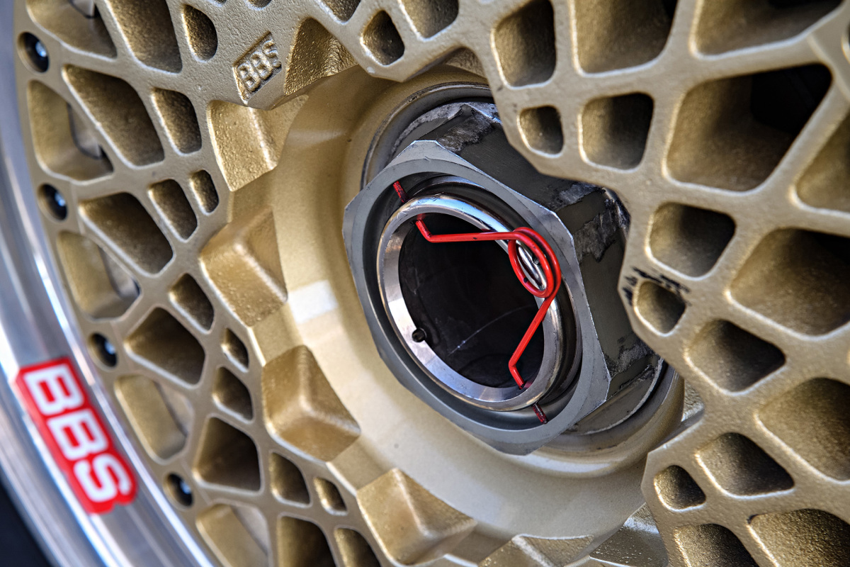 P90237189_highRes_the-bmw-m3-dtm-e30-0