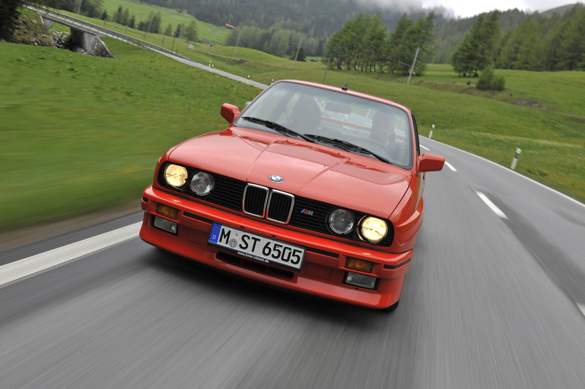 P90233700_highRes_the-bmw-m3-e30-09-20