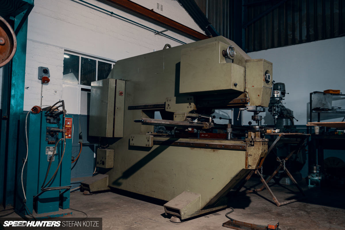 stefan-kotze-speedhunters-english-wheel-fabrication  (27)