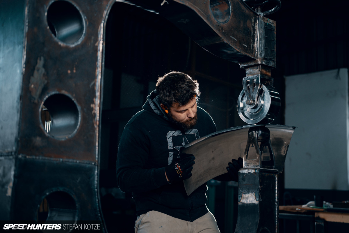 stefan-kotze-speedhunters-english-wheel-fabrication  (56)
