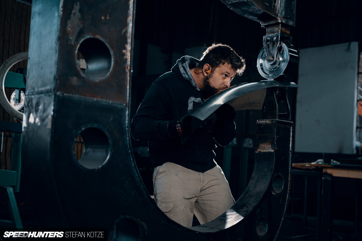 stefan-kotze-speedhunters-english-wheel-fabrication  (57)