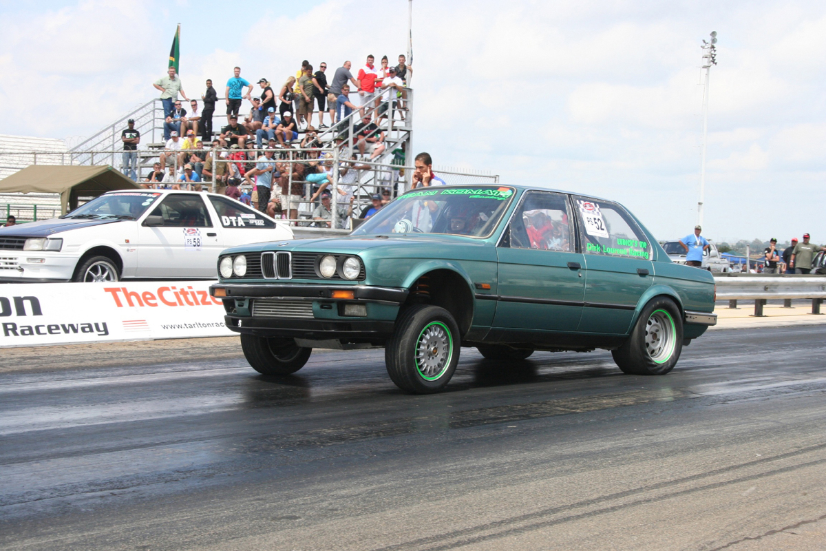 Tarlton Raceway - Feb 2011 - Sport Compact Series - 4cyl with big shot nos - 9.964sec @ 233.6kmh - H-Patern gearbox (2)