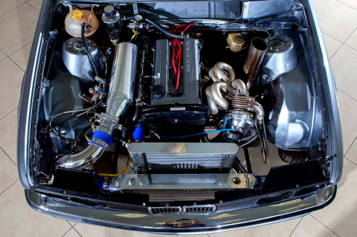 Engine Bay – 2014 met MMR mag&nbsp;shoot