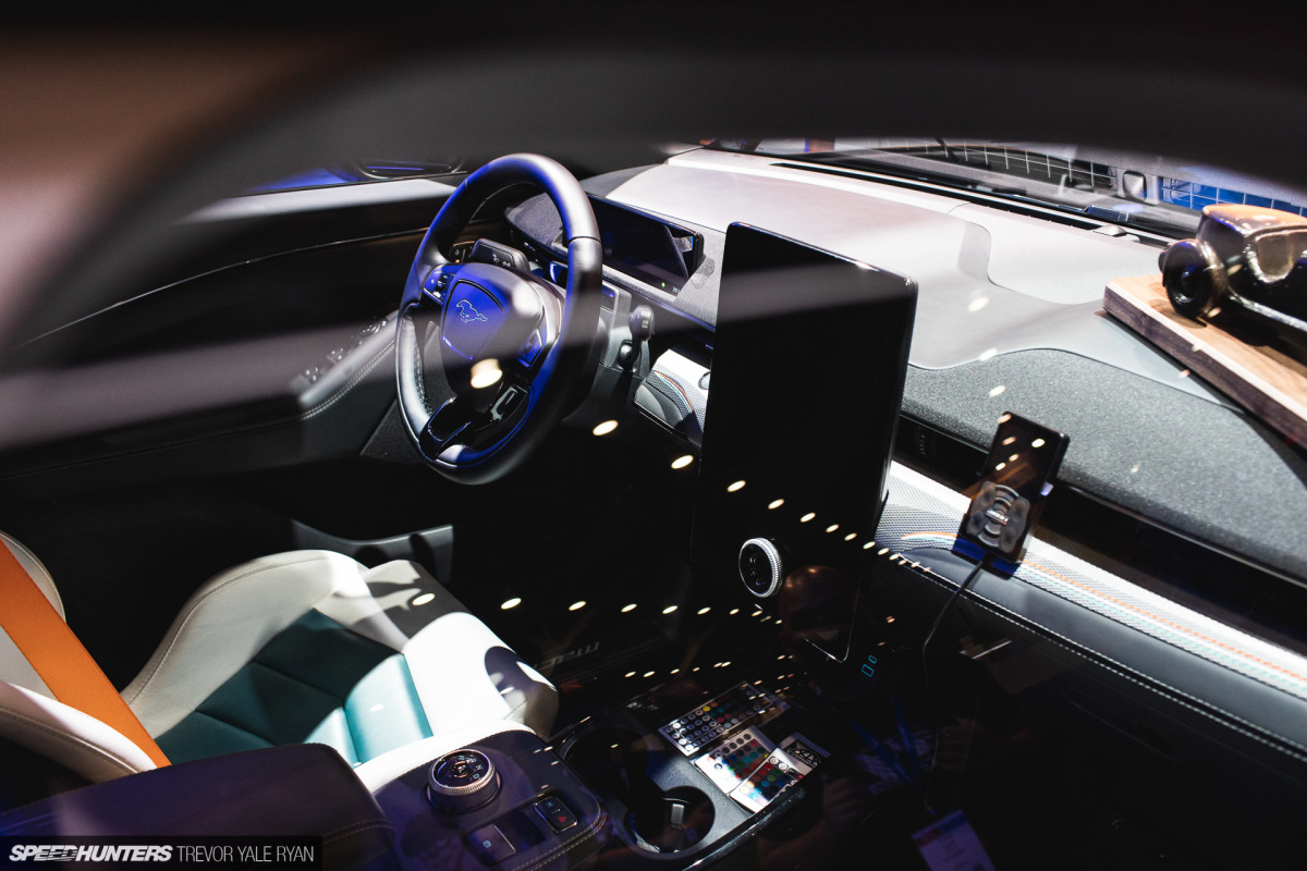 2021-SEMA-Show-Air-Lift-Performance_Trevor-Ryan-Speedhunters_040_9876