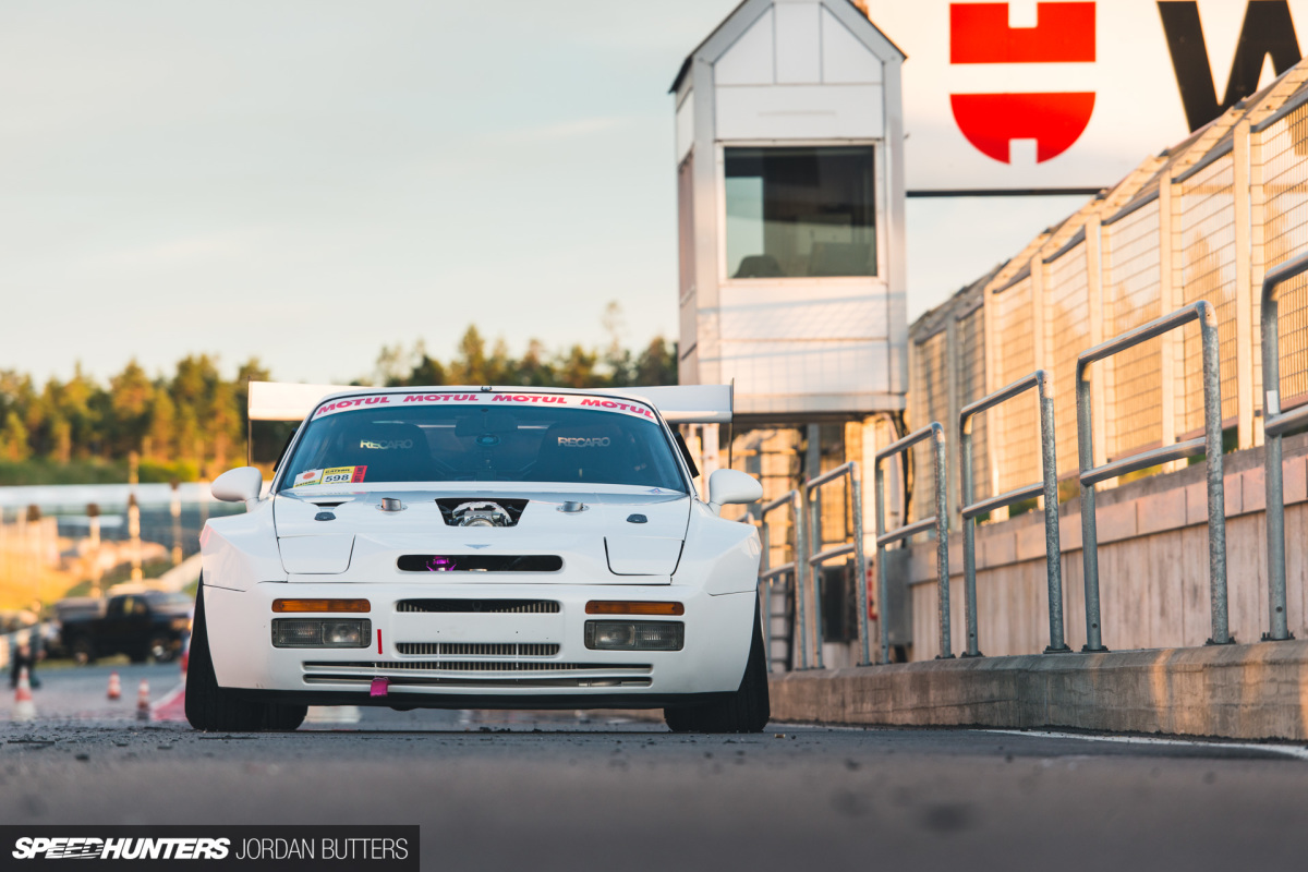 1-Porsche-944-drift-jordanbutters-speedhunters-9163