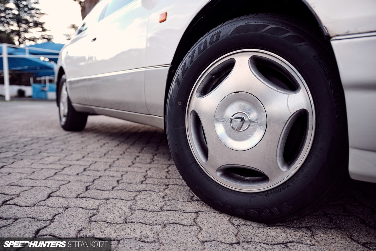 stefan-kotze-speedhunters-lexus-ls400 (5)