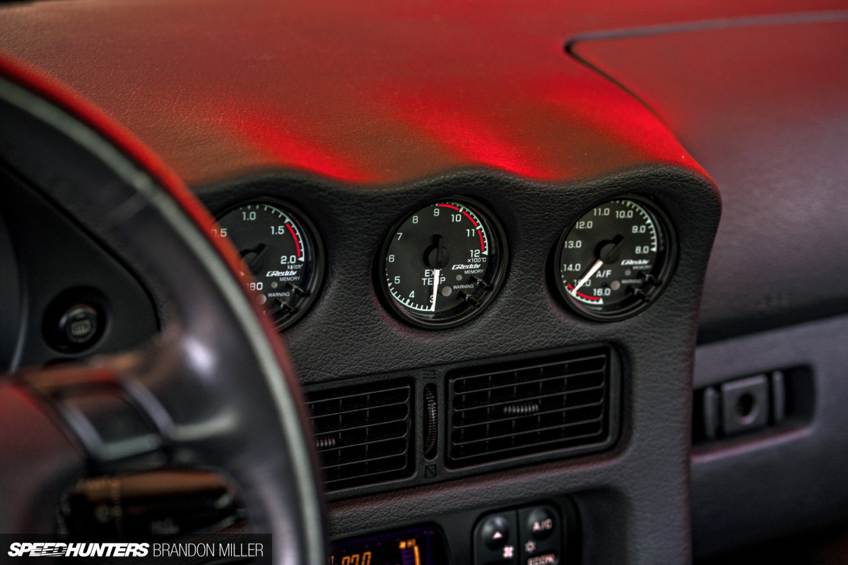 SH_3000GTO interior 4