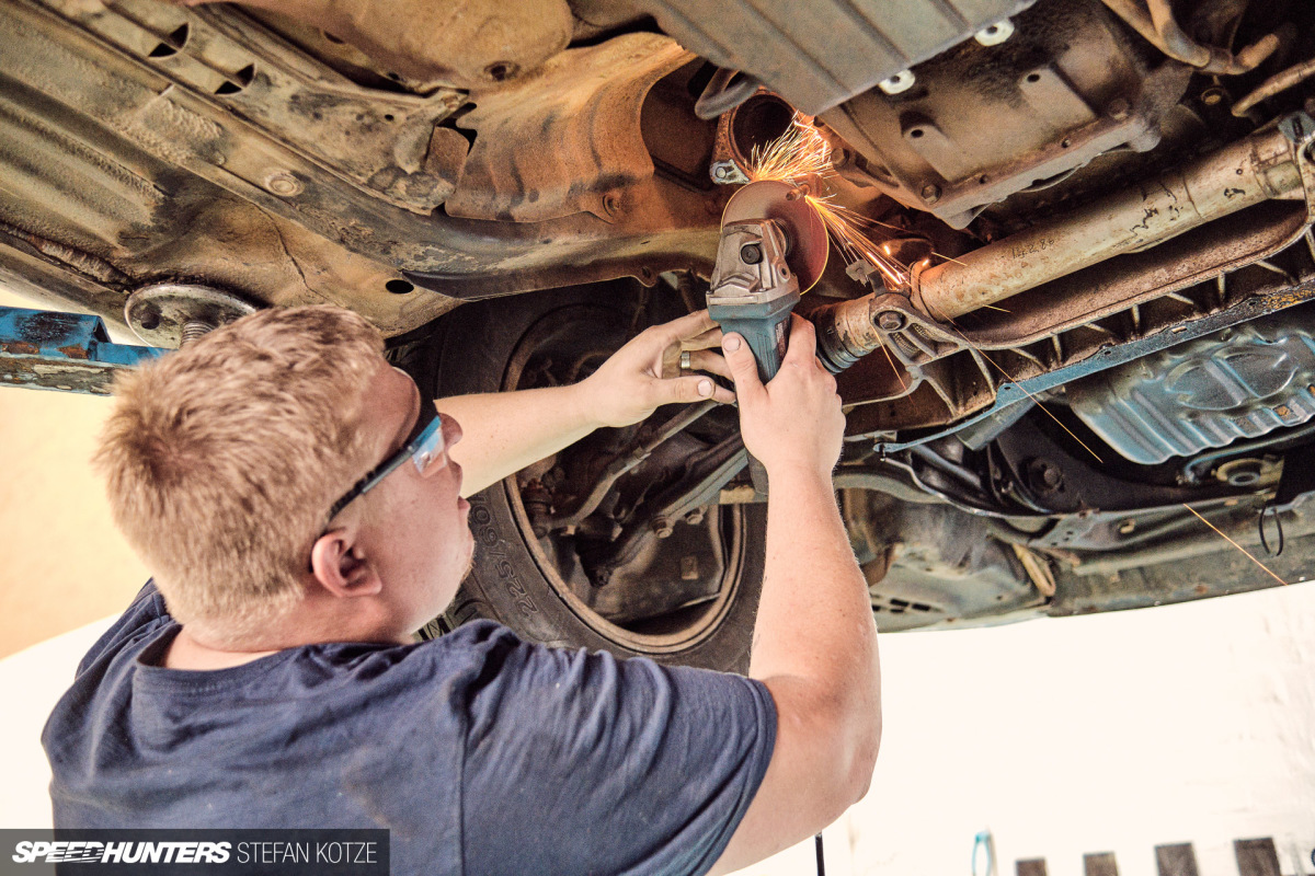 stefan-kotze-speedhunters-lexus-ls400-exhaust (16)