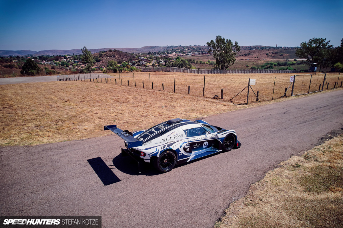 Ferrari 488-Lotus-Stefan-Kotze-Speedhunters (5)