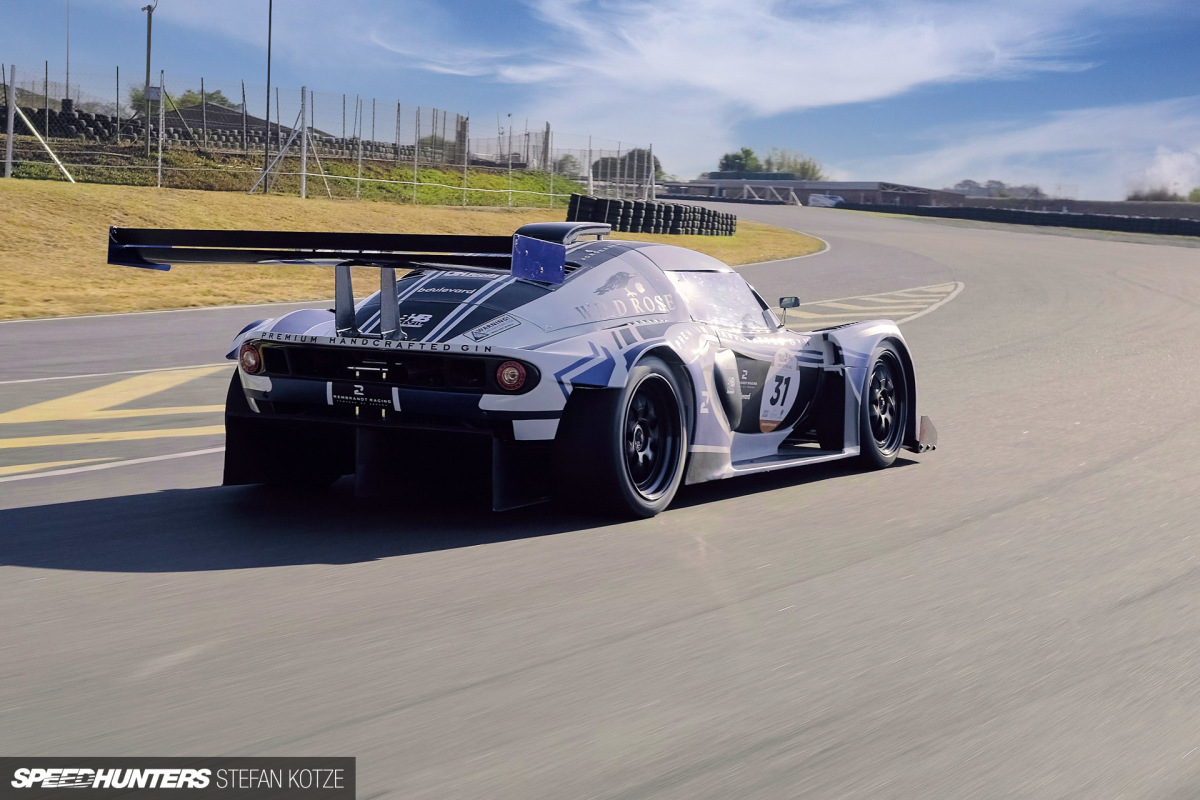 ロータス Ferrari 488 Meets Lotus Exige - Speedhunters
