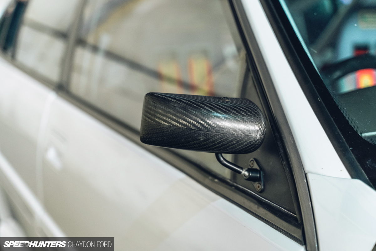 1-20220227-Hagerty-90s-Lotus-Carlton-008