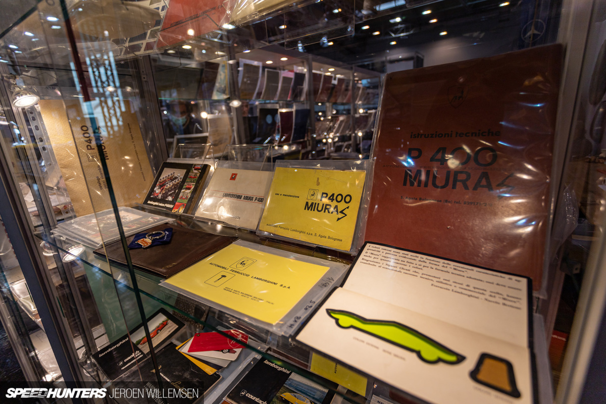 sh-techno-classica-essen-lamborghini-miura-book-4400
