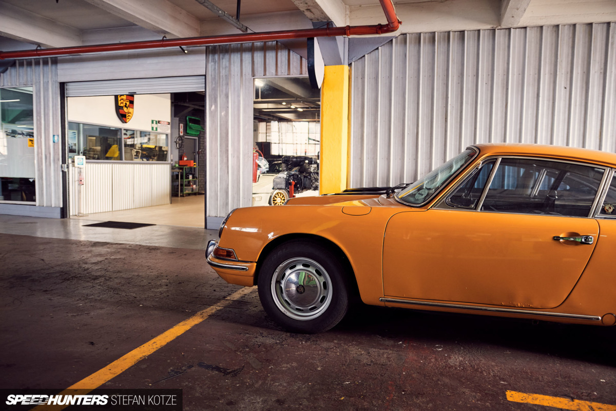 stefan_kotze_speedhunters_dogleg_garage (64)