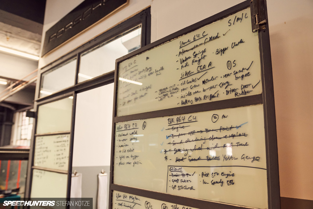 stefan_kotze_speedhunters_dogleg_garage (79)