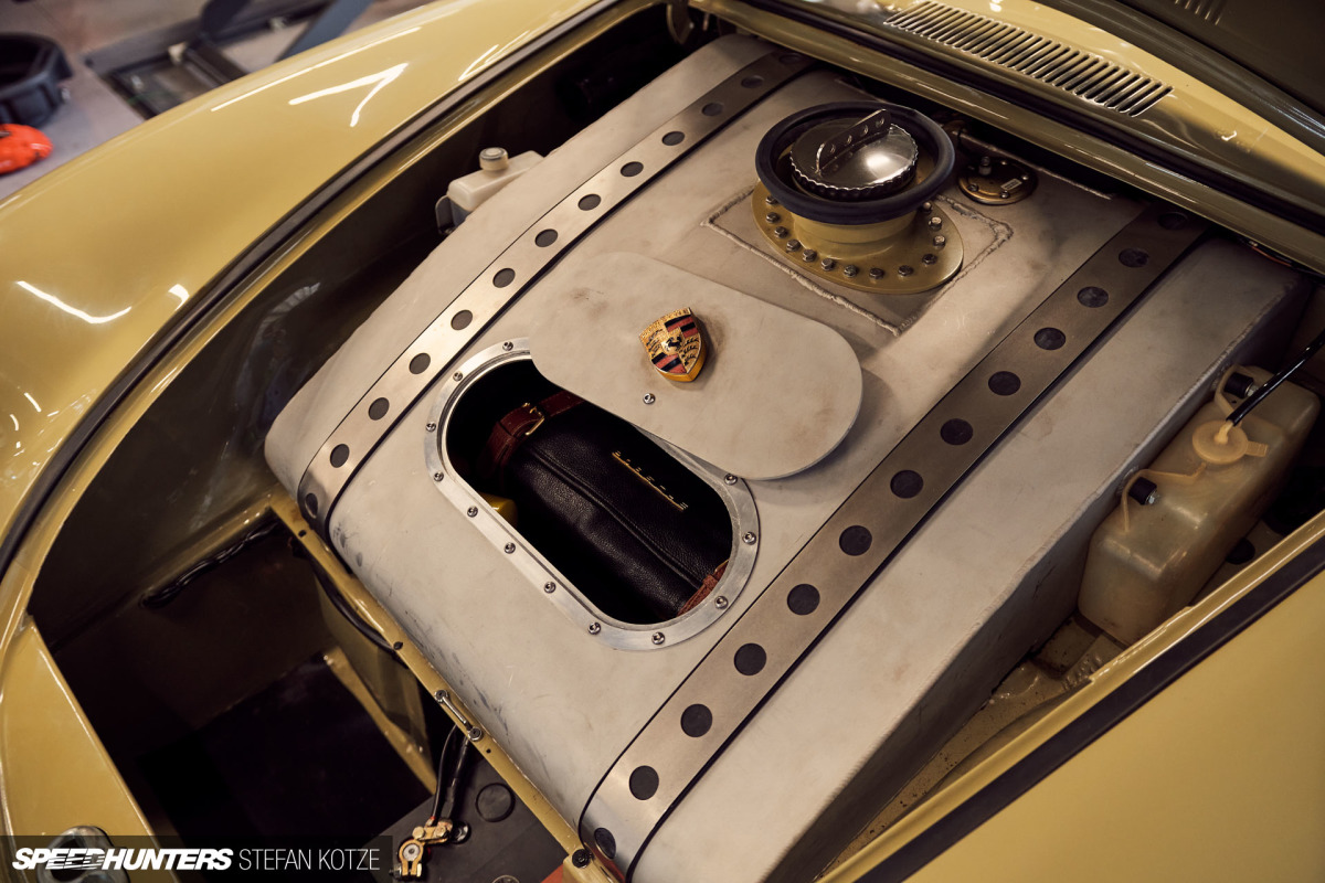 stefan_kotze_speedhunters_dogleg_garage (11)