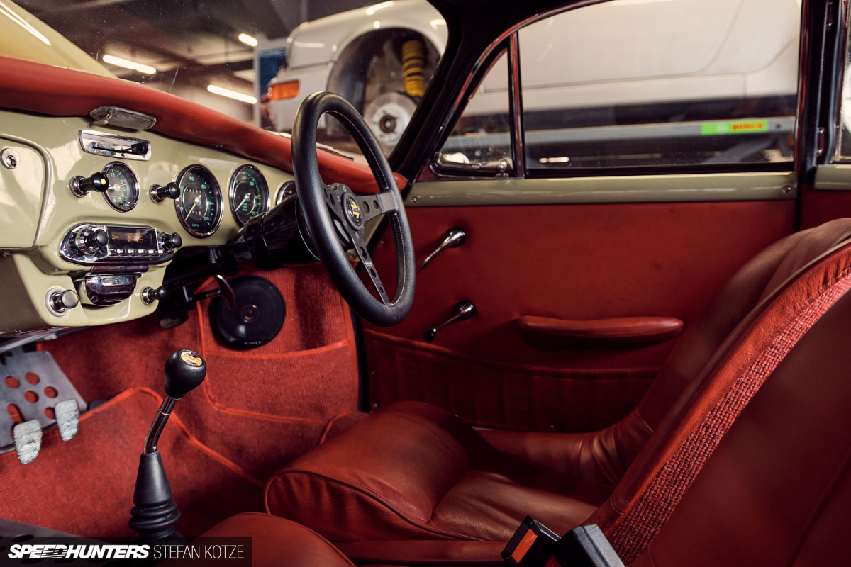 stefan_kotze_speedhunters_dogleg_garage (28)