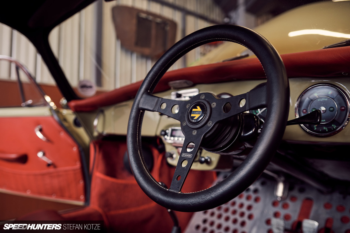 stefan_kotze_speedhunters_dogleg_garage (22)