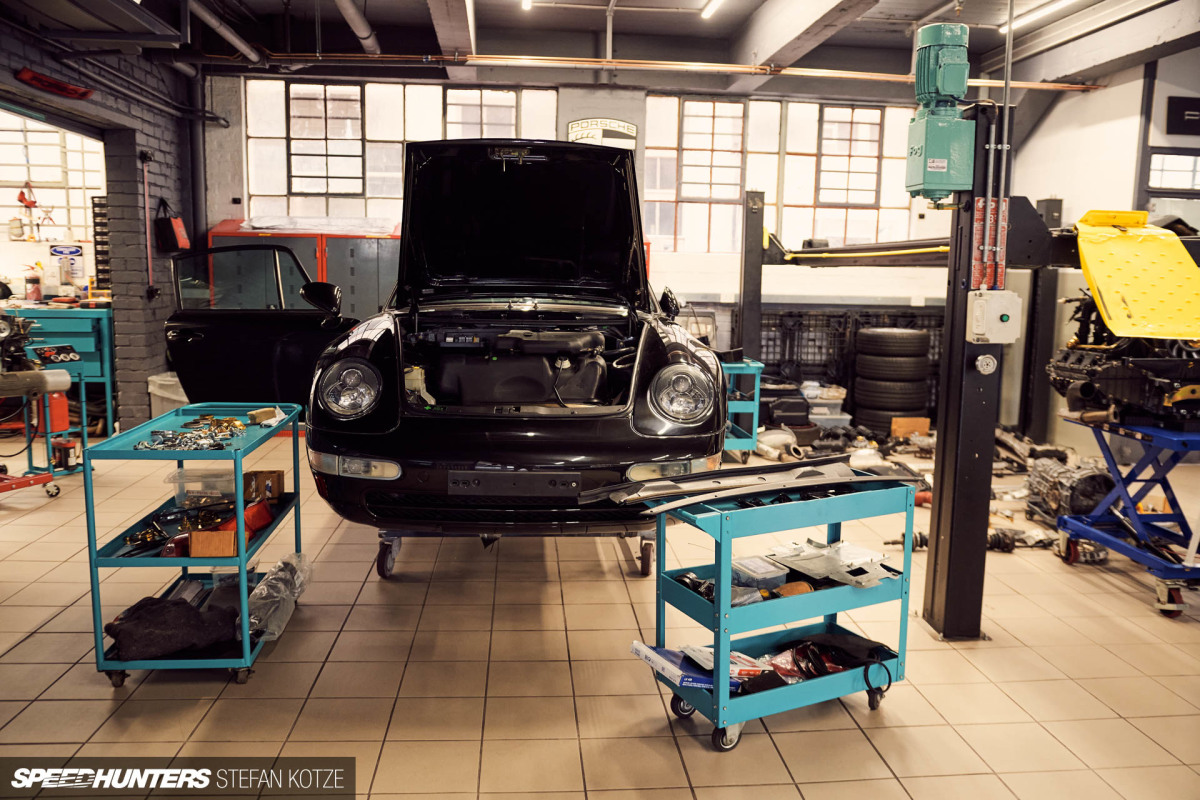 stefan_kotze_speedhunters_dogleg_garage (97)