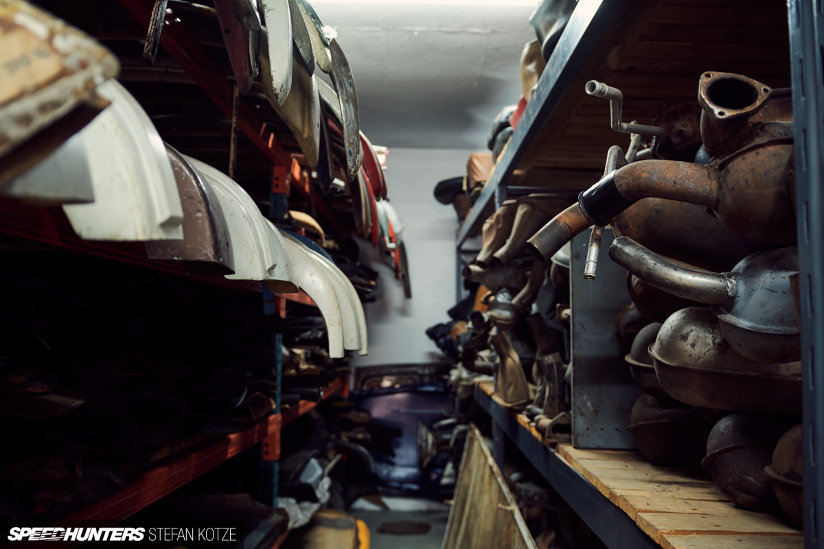 stefan_kotze_speedhunters_dogleg_garage (144)