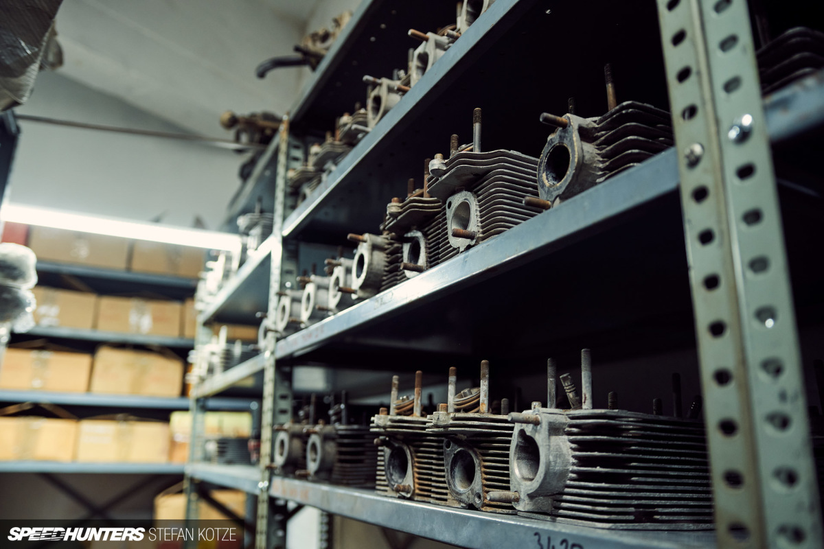 stefan_kotze_speedhunters_dogleg_garage (127)