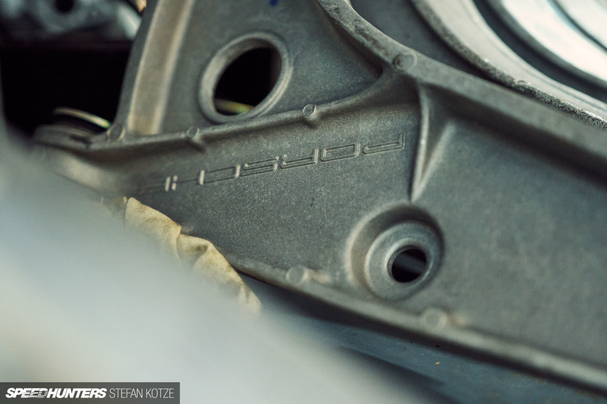 stefan_kotze_speedhunters_dogleg_garage (128)