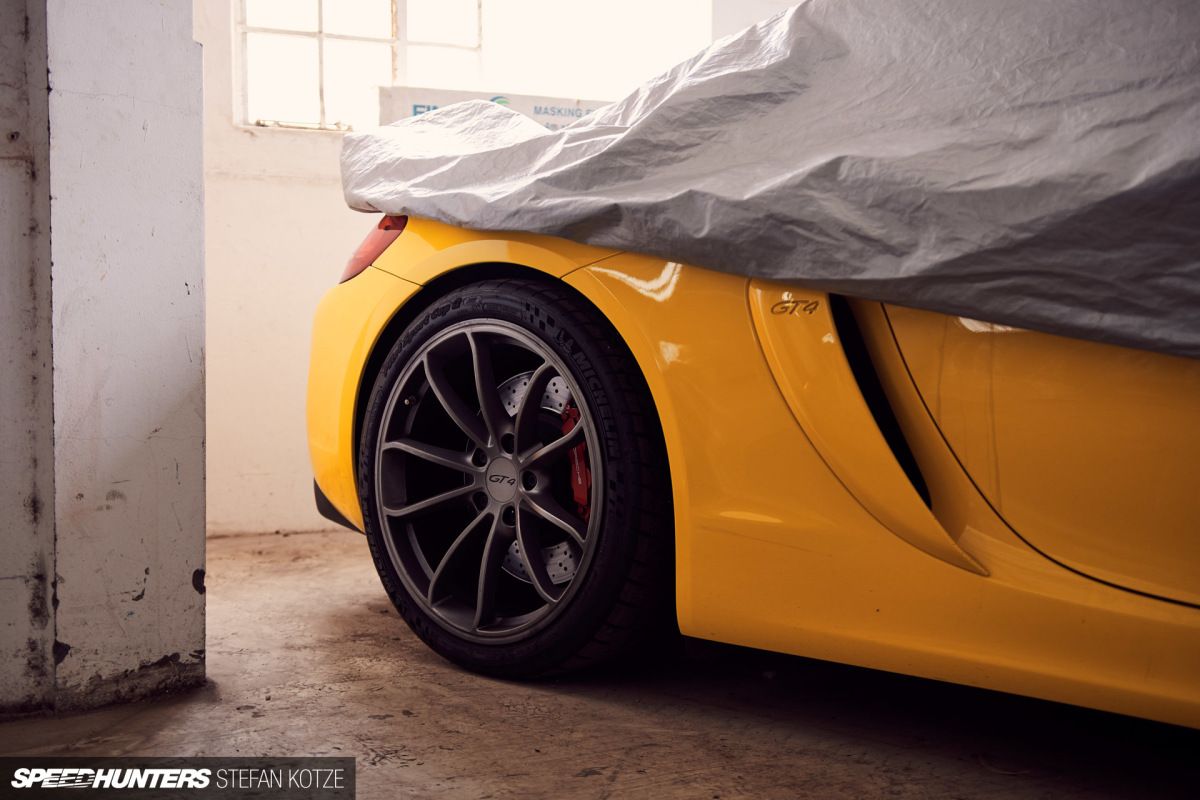 stefan_kotze_speedhunters_dogleg_garage (158)