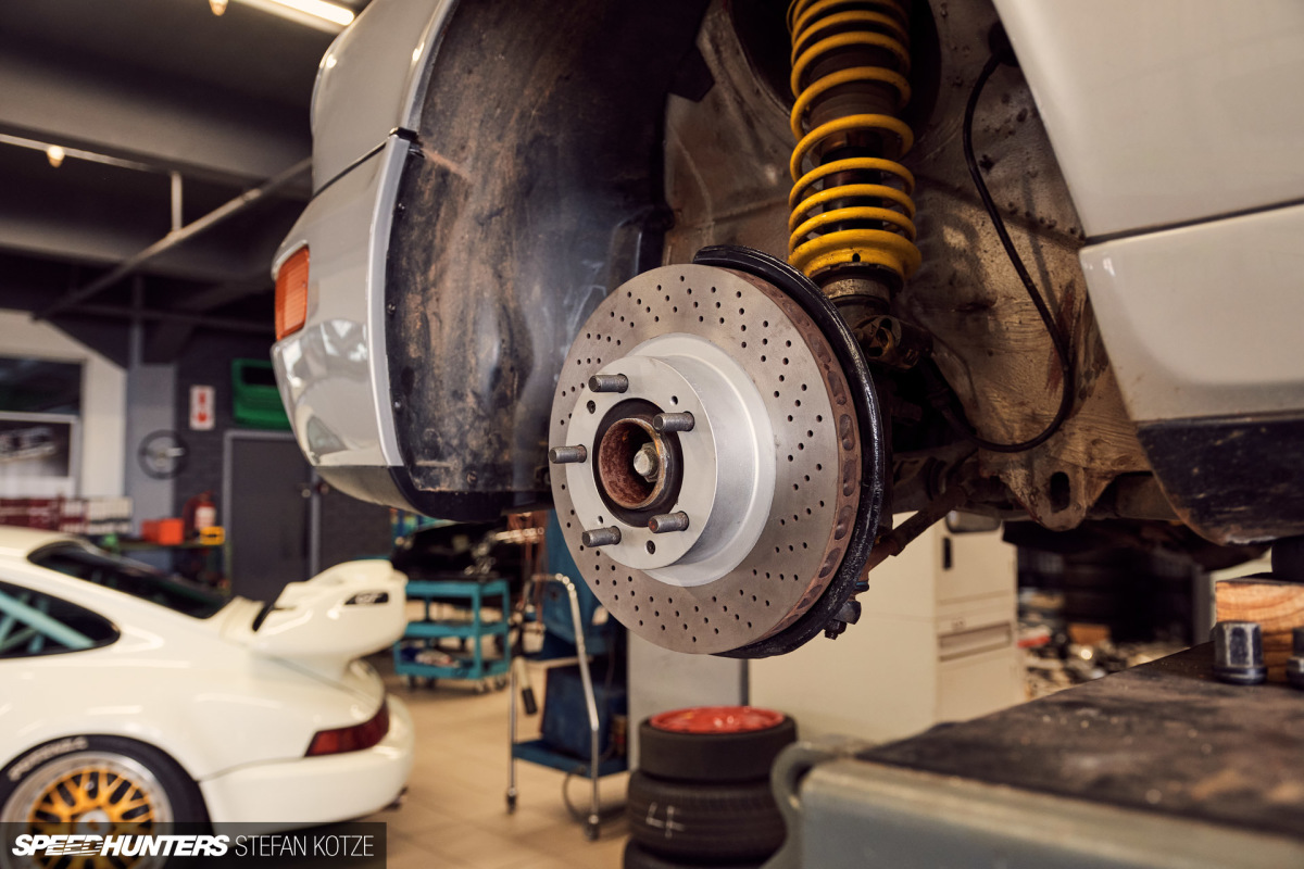 stefan_kotze_speedhunters_dogleg_garage (54)
