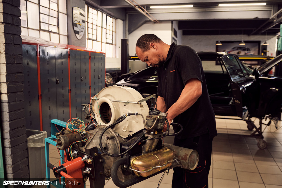 stefan_kotze_speedhunters_dogleg_garage (113)