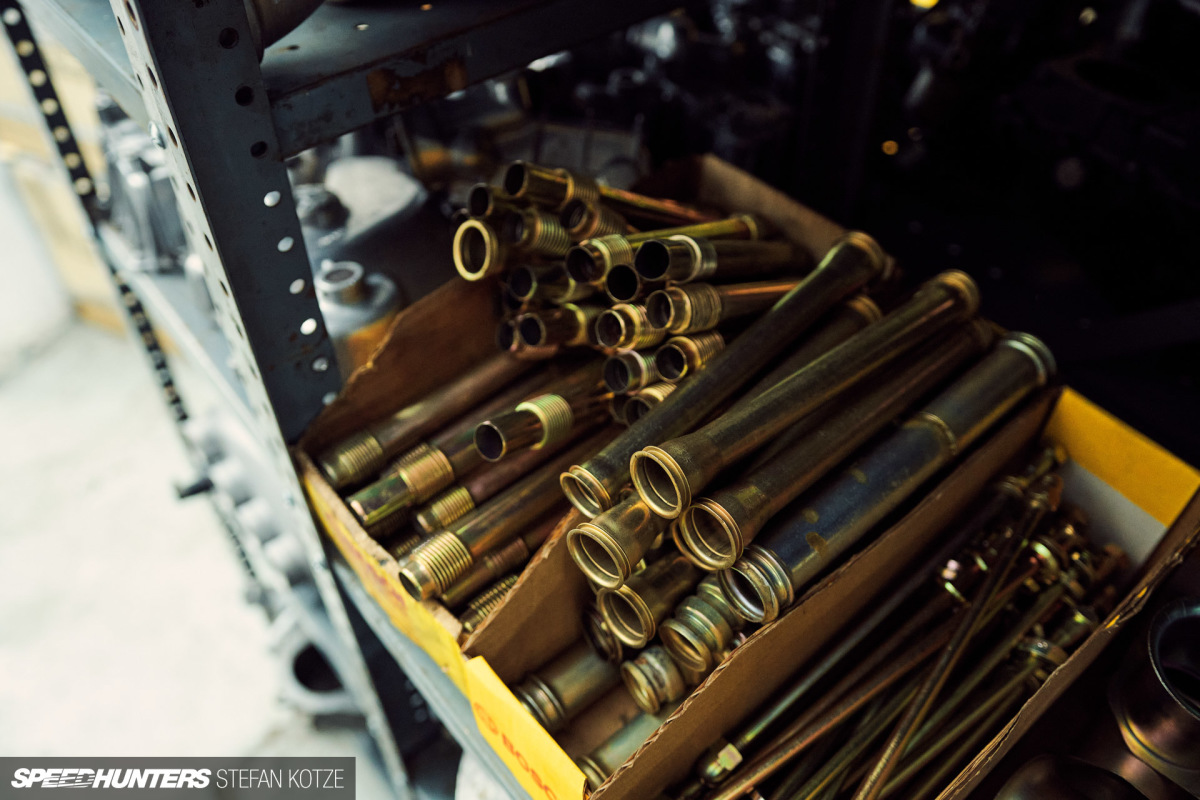 stefan_kotze_speedhunters_dogleg_garage (123)