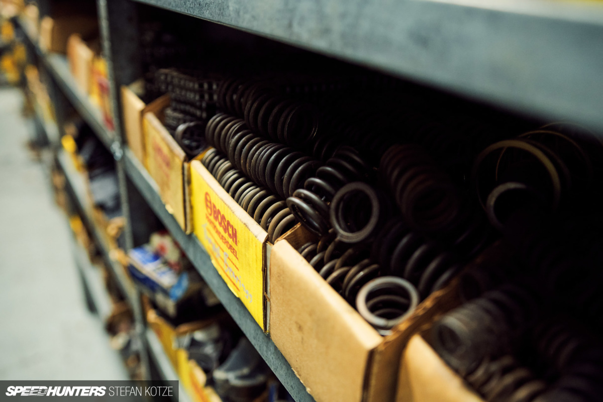 stefan_kotze_speedhunters_dogleg_garage (129)