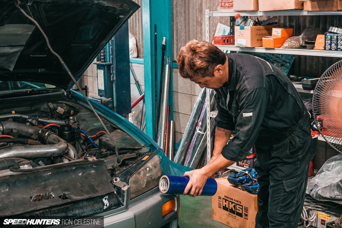 Speedhunters_Ron_Celestine_R31House_Merchanic_4