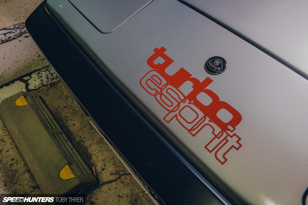 Toby_Thyer_Photographer_Lotus_Esprit-9
