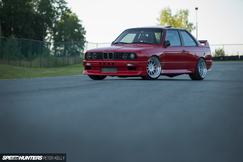 1-BMW-E30-12