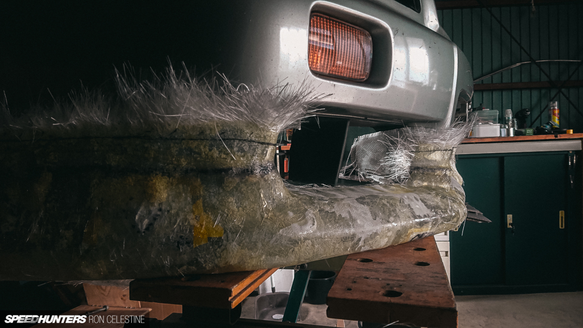 Speedhunters_Ron_Celestine_ProjectRough_R34Skyline_GTT_CarbonFiberLip_NandemoDesign-6