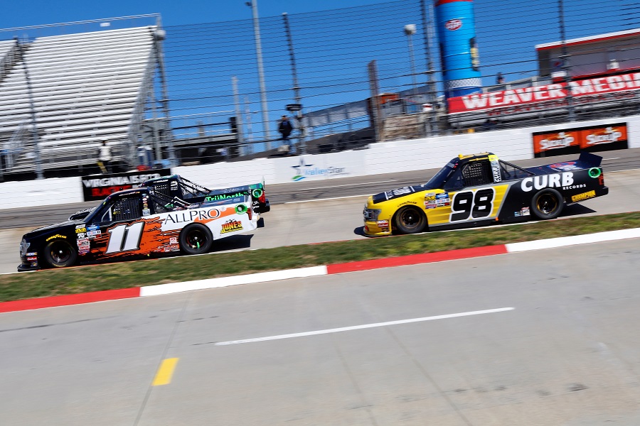 2019 Ngots Martinsville 1 6 Spencer Davis Grant Enfinger Battle Ryan Willard Photo Speed Sport