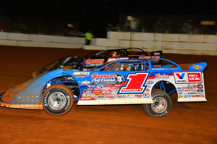 woo4 Brandon Sheppard (1) races under Brandon Overton at Volunteer Speedway. (Michael Moats photo)