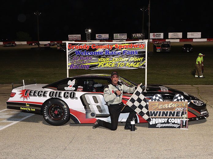 Eddie Hoffman was the winner of the 50-lap Carter Memorial at Illinois’ Grundy County Speedway Saturday night. (Chris Goodaker Photo) Eddie Hoffman was the winner of the 50-lap Carter Memorial at Illinois’ Grundy County Speedway Saturday night. (Chris Goodaker Photo)