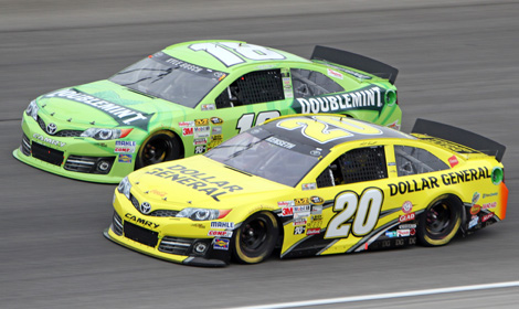 Kenseth Tops Chase Opener