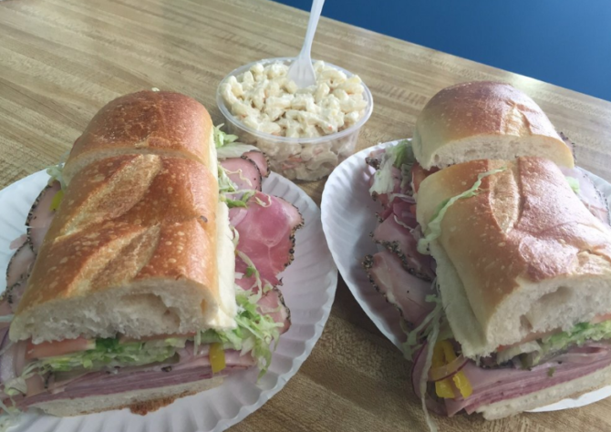 сэндвич с беконом. дон сэндвич черкесск. дон сэндвич. сэндвич с ветчиной ашан, 235 г. сэндвич с курицей.